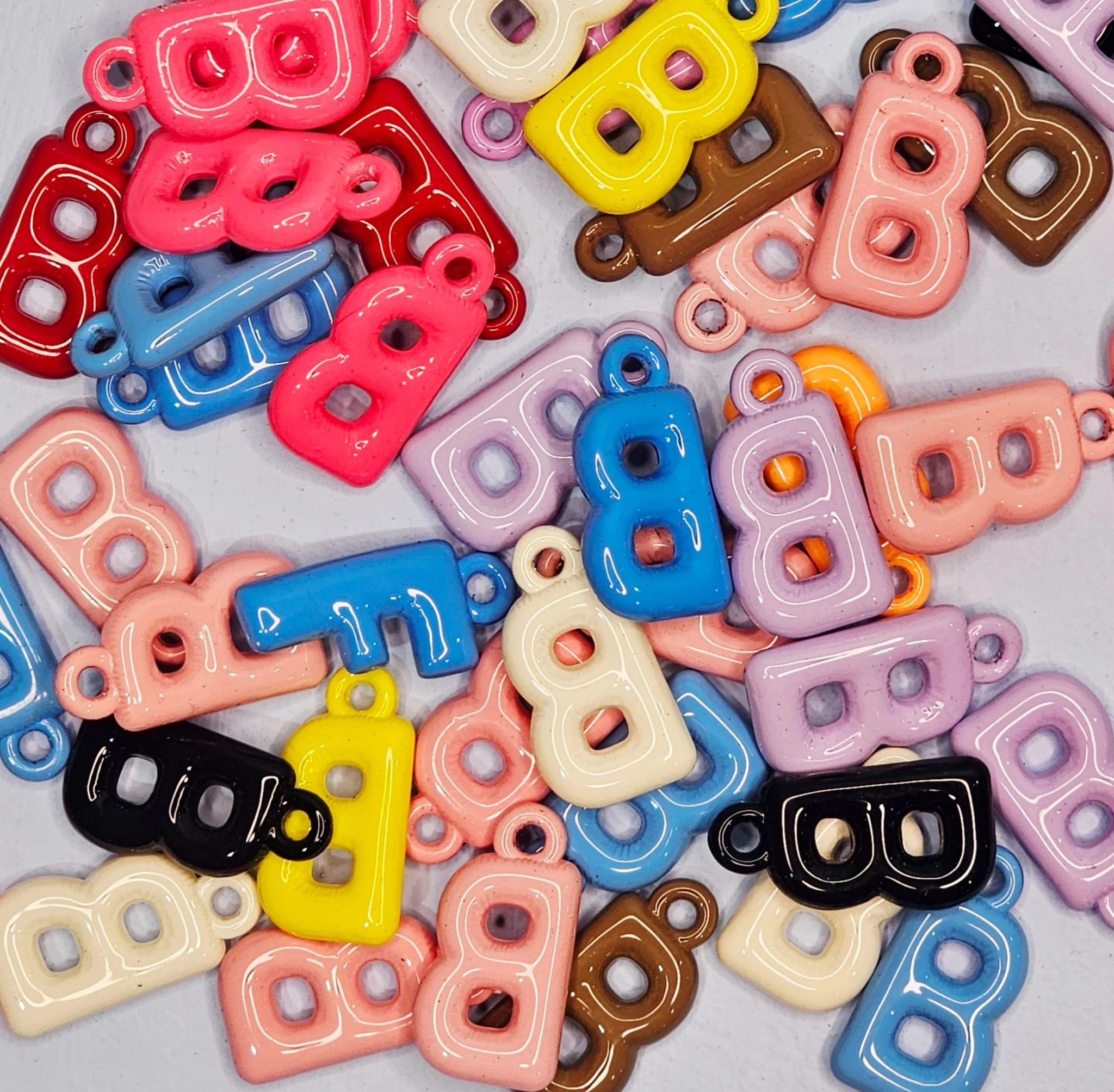 The "Jelly" initial charms - Image 5